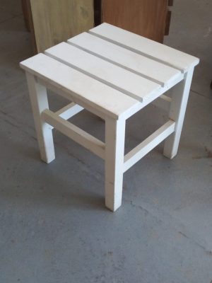 BANQUETA BAJA CUADRADA
