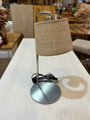 LAMPARA DE MESA CON ARTICULACION